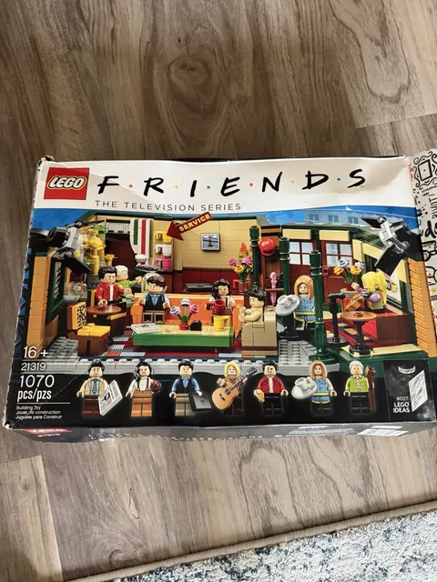 LEGO Ideas Friends Central Perk Sold As Is READ
