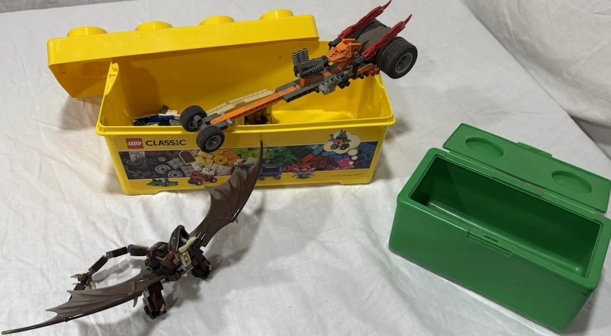 LEGO Storage with Harry Potter Legos Lot Yellow 8-Stud & Green 4-Stud