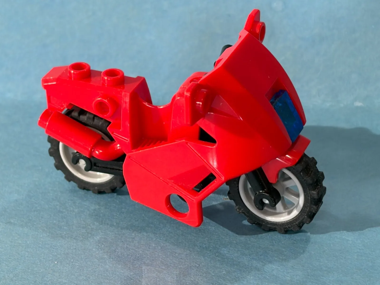 LEGO City #10685 - Red Motorcycle - Light Scratches - Part 52035c02