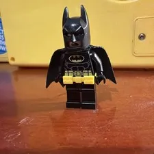 LEGO Batman Minifig Black Suit Yellow Utility Belt Cape, Open Mouth Smirk