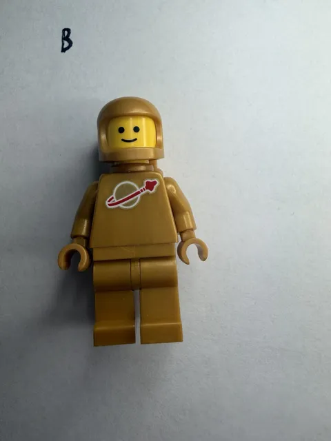 LEGO 21358 Pearl Gold Classic Space Minifigure Warm Gold Astronaut Space Man