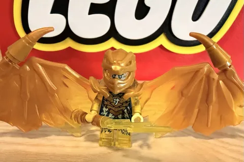 Lego Ninjago Golden Dragon Jay Minifigure With Accessories 