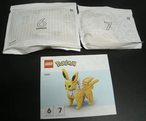 LEGO NEW Authentic Pokemon Jolteon Figure & SMART TAG 72167