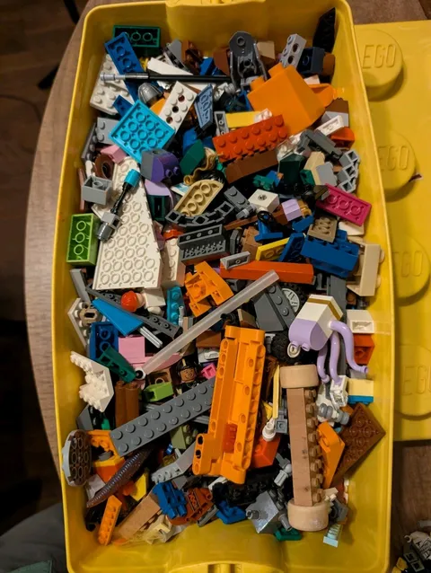 Random LEGO Bricks and Peices Bulk 4 Pound Lot Plus The Case