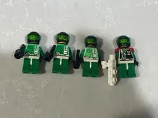 LEGO Space Police 2 (sp037 sp038) Captain Magenta 6813 6984 6957 Minifigures x4