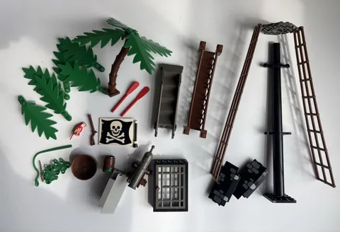 Vintage 1989 Lego Pirate Island Pieces