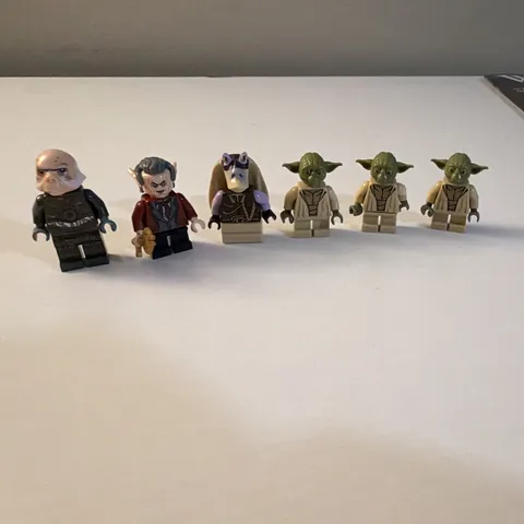 LEGO Star Wars Minifigure Lot - 3x Yoda, Jar Jar Binks, Alien Figure
