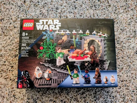 LEGO Star Wars Millennium Falcon Holiday Diorama 40658 282pcs Set 8+ Box