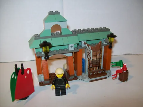 Lego 4719 Harry Potter QUALITY QUIDDITCH SUPPLIES Complete w/Instructions