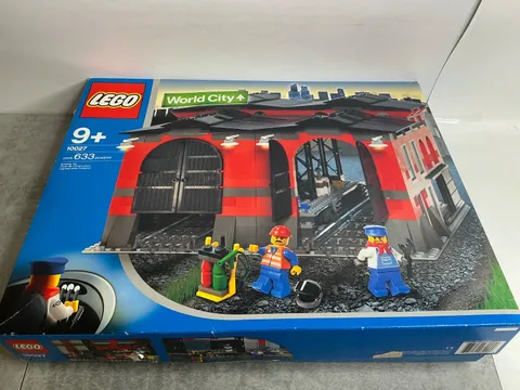 Lego World City Train Engine Shed 10027 PRE OWNED