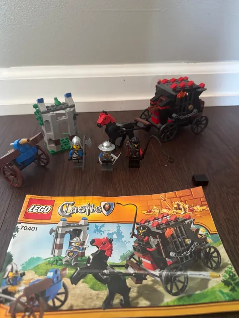 LEGO Castle: Gold Getaway (70401) 100% complete with minifigs