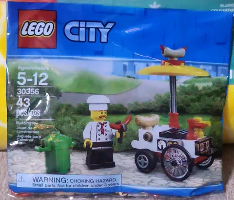 LEGO CITY 30356 Hot Dog Cart Stand Vendor NEW SEALED RETIRED