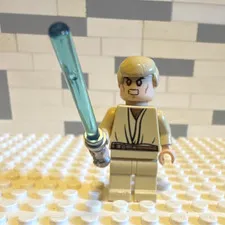 LEGO Star Wars Luke Skywalker Minifigure Blue Lightsaber SW0121 2002