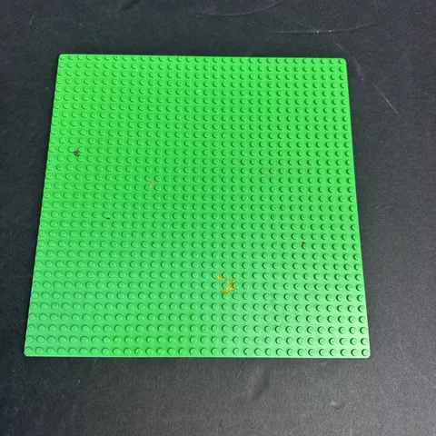 Three LEGO Genuine 32 X 32 Stud 10" X 10" Green Grass Flat Base Plates 3 Count