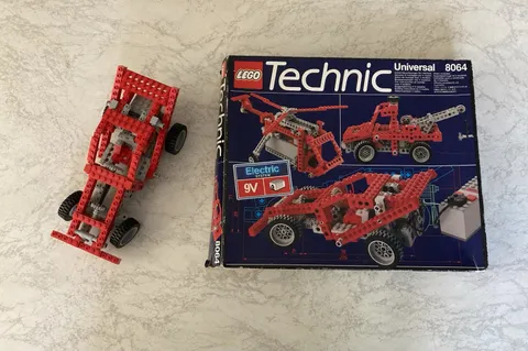 Lego Vintage Technic 8064 Universal Motor Set 9V Complete with Box