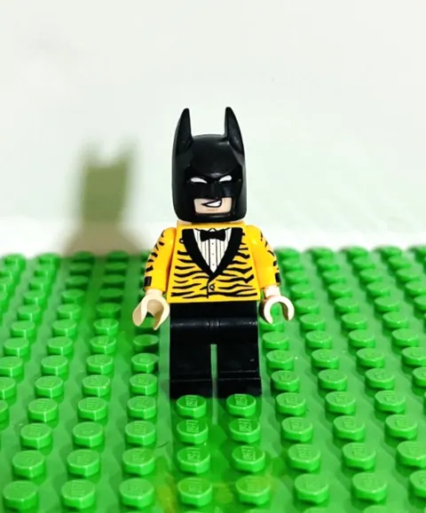 LEGO Batman Movie Tiger Tuxedo Batman sh390 Minifigure 5004929