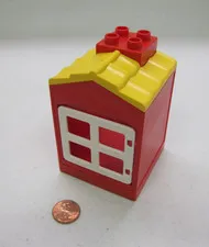 Lego DUPLO SMALL SHED BUILDING WINDOW PANE Red & Yellow Blocks Square Window