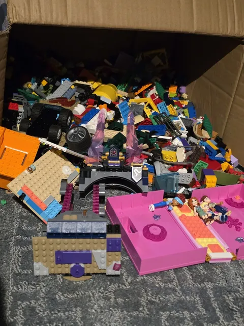 Bulk Lego 5.5 Lbs With 4 Minifigures All Clean Bricks,pieces