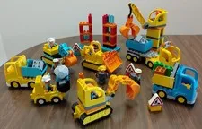 Lego DUPLO Construction Collection Lot of 124 Pieces, including 8 Figures