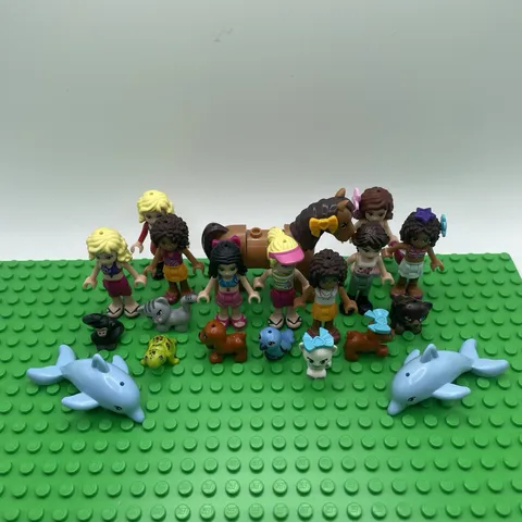 20 Pc Lot Lego Friends Minifigures & Animals Lot 9 Figures 11 Animals