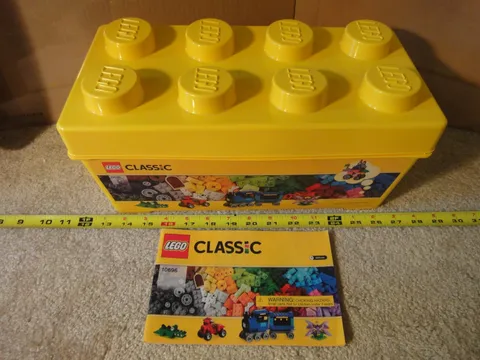 Lego Classic 10696 creator building set 10696 with storage bin. NOB/sealed bags!