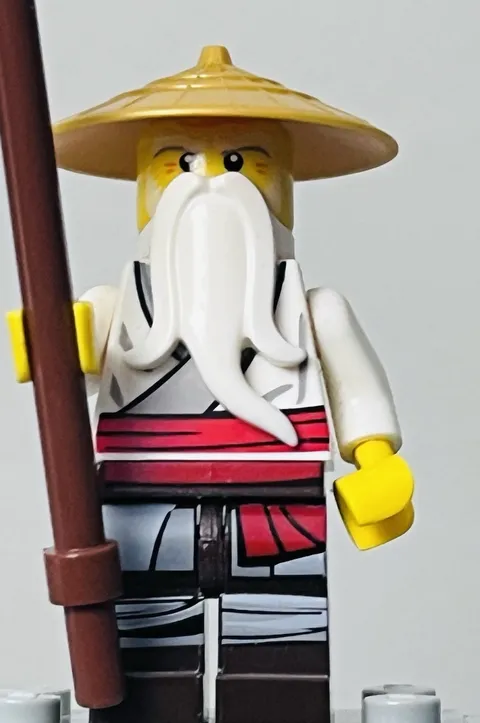 LEGO Ninjago Sensei Wu Minifigure Pearl Gold Hat Staff Monastery 70670 njo532