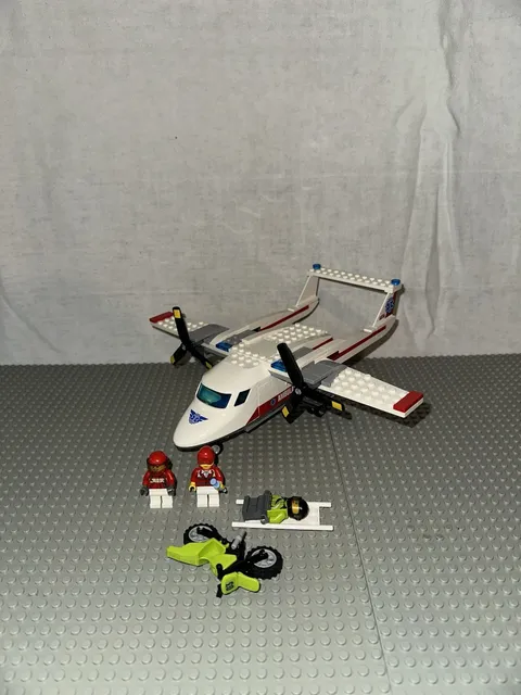 LEGO CITY: Ambulance Plane (60116) 100% Complete