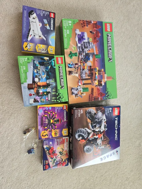 LEGO Set Lot!! Complete and partially complete Lego sets