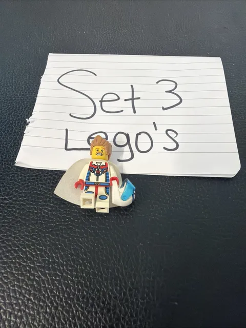 LEGO Series 7 Collectible Minifigures 8831 - Daredevil Stunt Guy