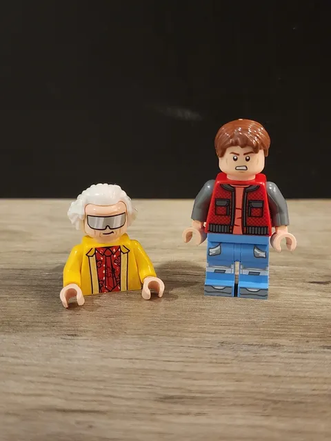 LEGO - 10300 Back To The Future Marty McFly & Doc Brown Minifigures