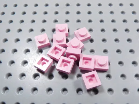 LEGO Lot of 12 Pink 1x1 Plates BN