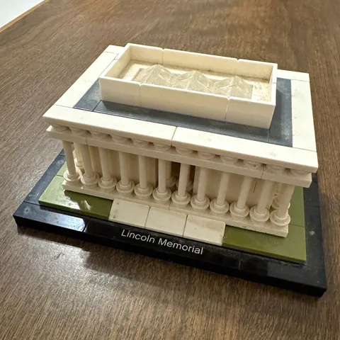 LEGO Architecture Lincoln Memorial 21022 Complete Set 274 pcs Display Stand