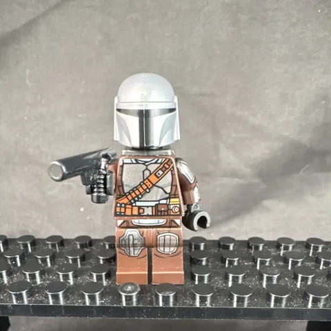 LEGO Star Wars Mandalorian Minifigure w/ Silver Helmet, Jetpack & Blaster