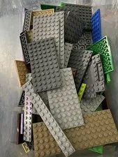16oz Lot Of Mixed LEGO Plates A Variety Of Sizes And Colors