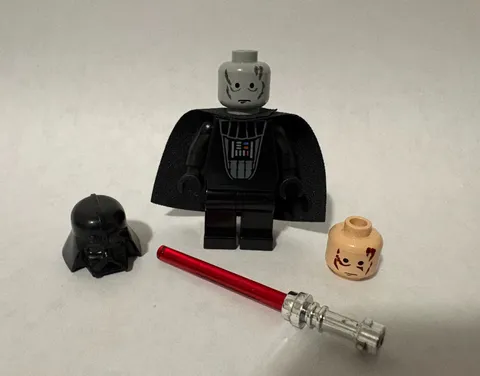 LEGO Darth Vader Imperial Inspection Minifigure sw0123 7264 6211 + BURNED HEAD