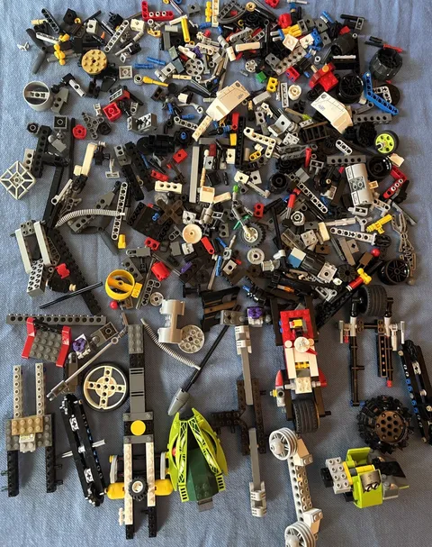 Lego Technic 2 Lb Lot Gears Beams Pins, InComplete Vehicles Wheels  Moc