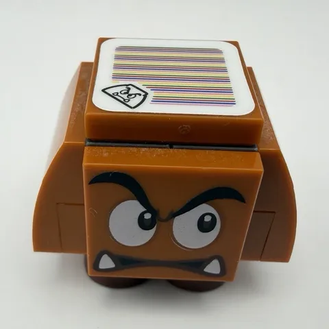 LEGO SUPER MARIO Part mar0051 - Goomba, looking left - 1pc