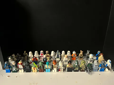 Huge Lego Star Wars mini figure lot including Greedo, commander gree, kit fisto
