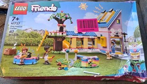 LEGO FRIENDS Dog Rescue Center (41727)  617 PCS Damaged but sealed box complete