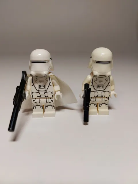 LEGO Star Wars First Order Snowtrooper (X2) sw0701 and sw1052 Minifigs
