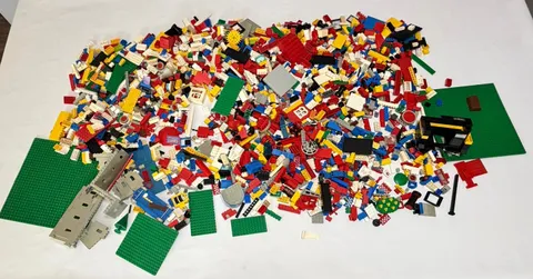 Vintage Lot of LEGO’s Parts And Pieces 10 Ibs+ Castle Fabuland Mixed Colors