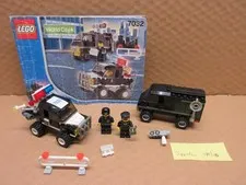Lego World City Police and Rescue Police 4WD and Undercover Van (7032)