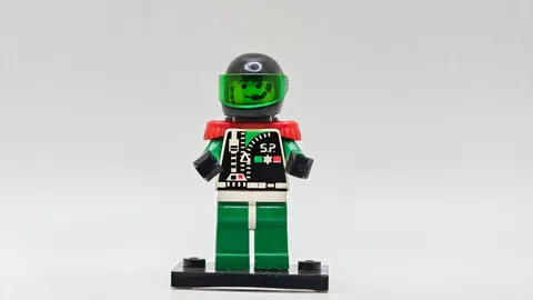 LEGO authentic Captain Magenta sp038 Classic Space Police II 6813 6984
