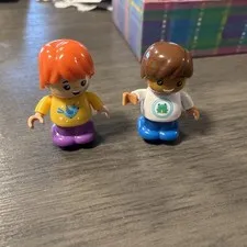 Lego Duplo Girl And Boy Figure - Blue Bird on Yellow Shirt, Frog On Shirt