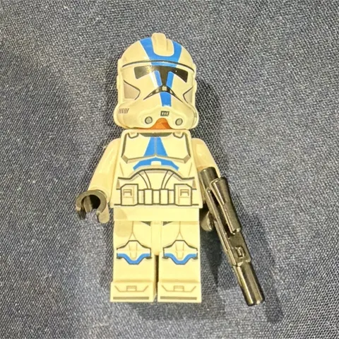 LEGO Star Wars Clone Trooper Minifigure Plastic Figure with Blaster