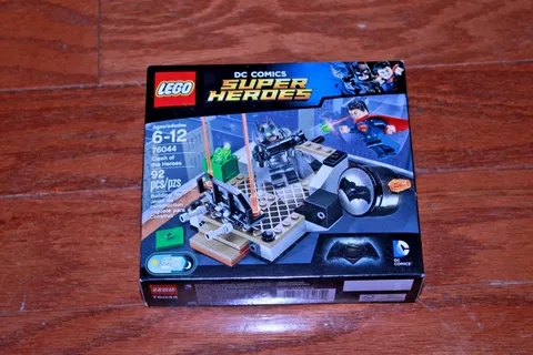 Lego DC Super Heroes 76044 Clash of the Heroes - Armored Batman vs Superman NEW!
