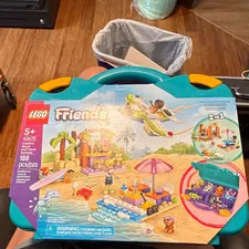 LEGO Friends Creative Beach & Travel Suitcase 42672 188pcs 5+ 2-in-1