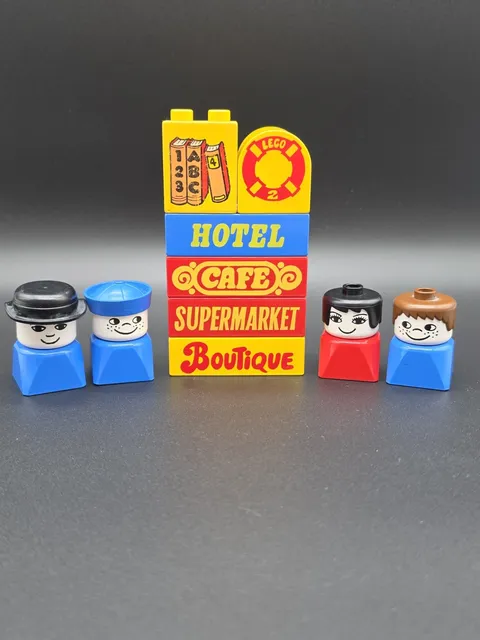 LEGO Duplo Vintage Building Blocks Hotel Boutique Cafe Supermarket Square People