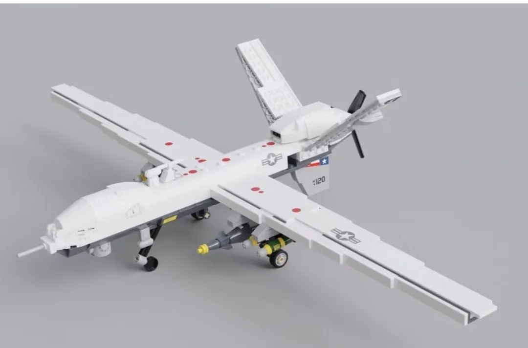 Brickmania/Brickdesigners MQ-9 Reaper Drone