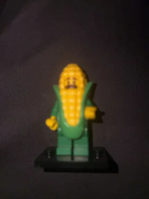 LEGO Corn Cob Guy Minifigure 71018 CMF Series 17